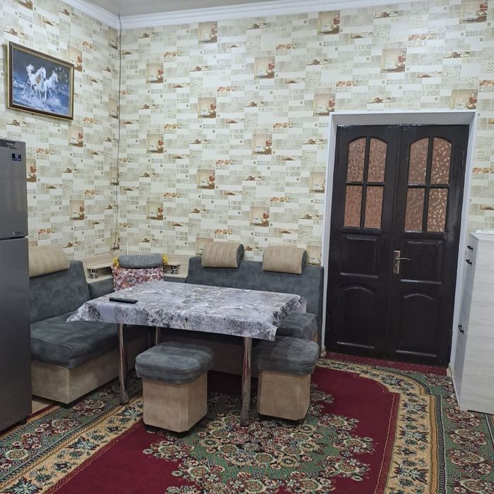 Uchqahramon arinter. Chala qozo ichkari emas yaxshi joy.6 sotx