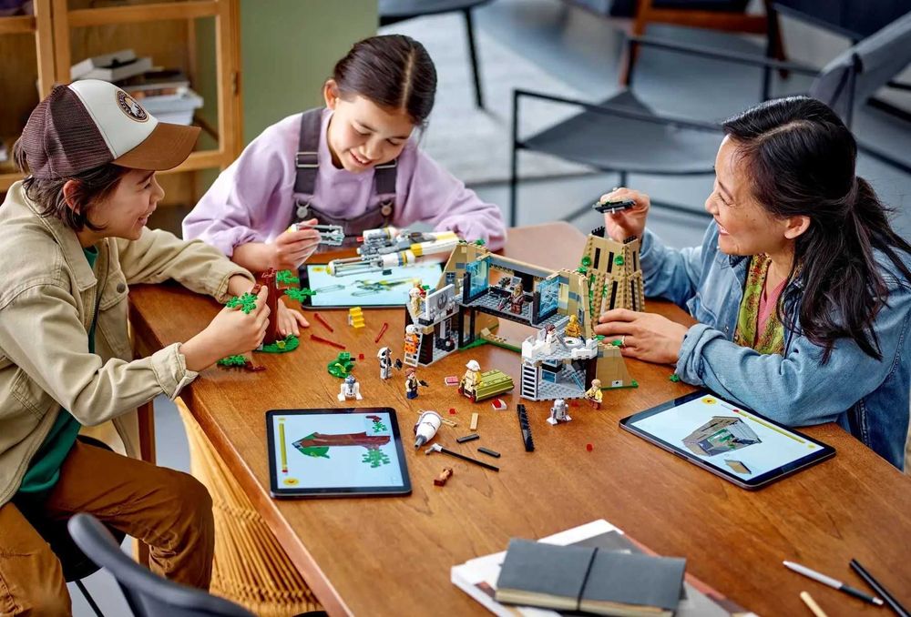 НОВО LEGO Star Wars 75365 - Базата на бунтовниците Явин 4