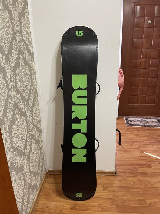 Placa snowboard 137 cm burton cu legaturi