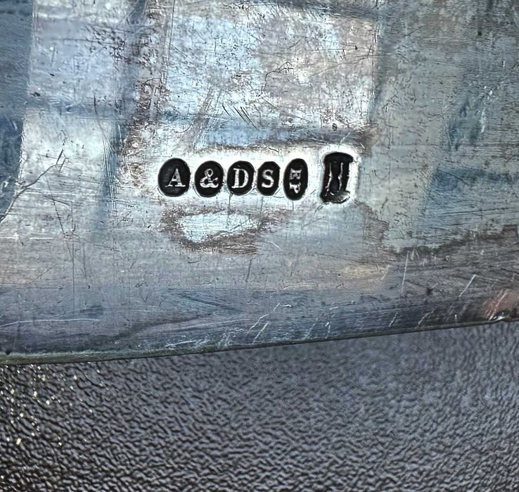 Античен поднос за трохи с гравиран елен и дръжка от еленов рог Винтидж