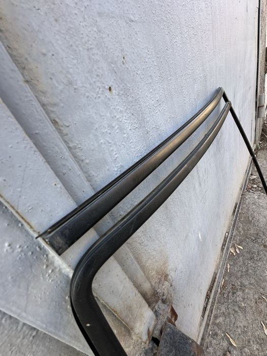 Молдинги заднего стекла на БМВ Е34