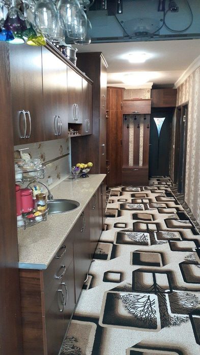 Продаётся 2х комнатная кирпичная квартира с ремонтом  65 кв на 4 этаже