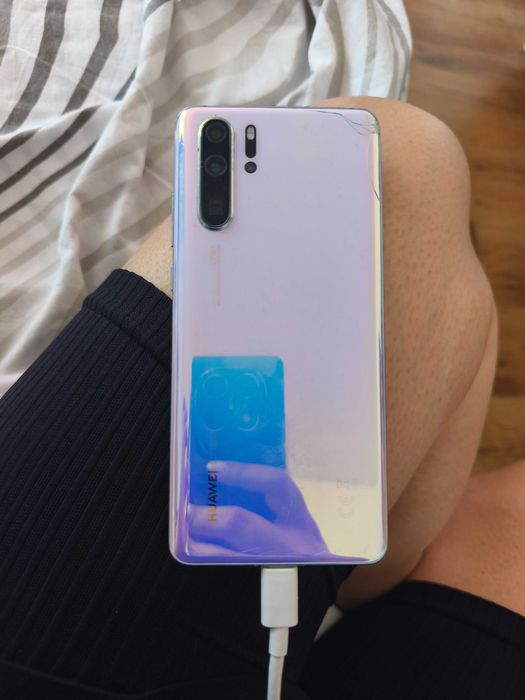 Продавам Huawei p30 pro