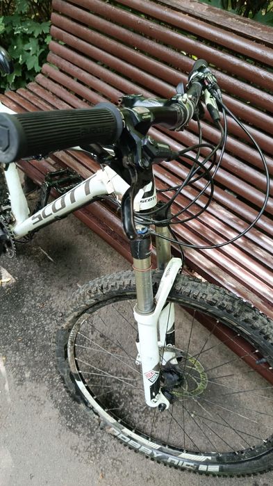 Bicicleta full suspension Scott Spark 50