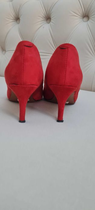 Туфли на низком каблуке