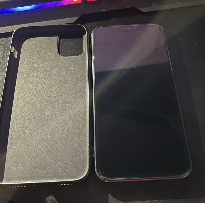 iPhone 11 de vânzare – funcţional cu mici defecte, (NEGOCIABIL )