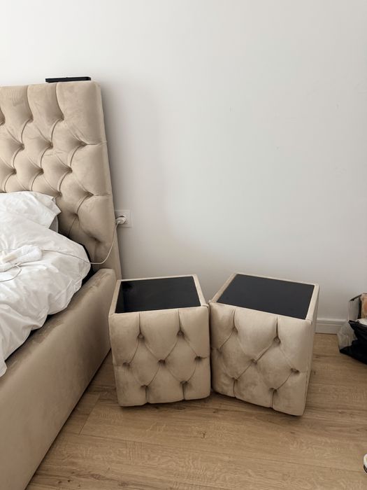 Noptiere la comanda cu sticla