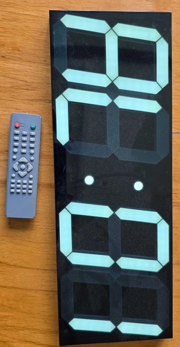 Нов Голям цифров LED часовник +календар-термометър-аларми-дистанционно