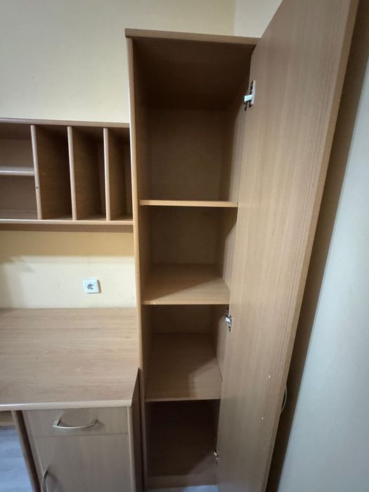 Шкаф и стол для компьютера