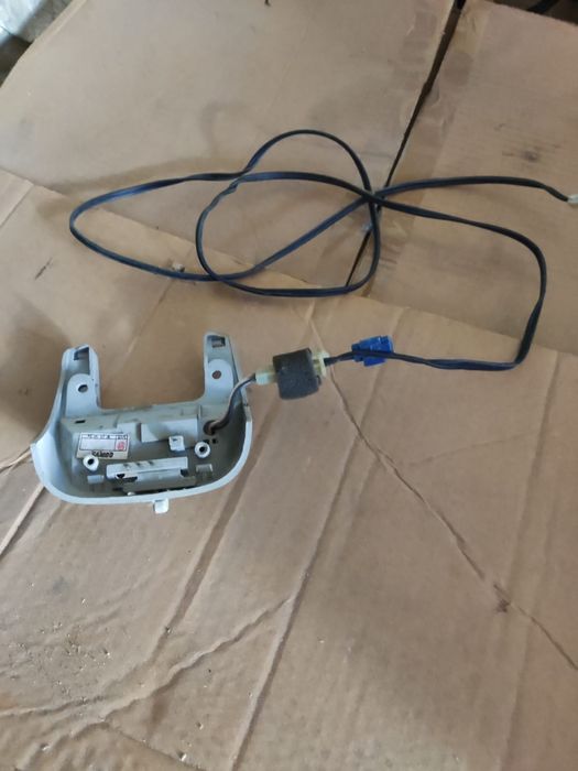 Vînd plafoniera față Tico