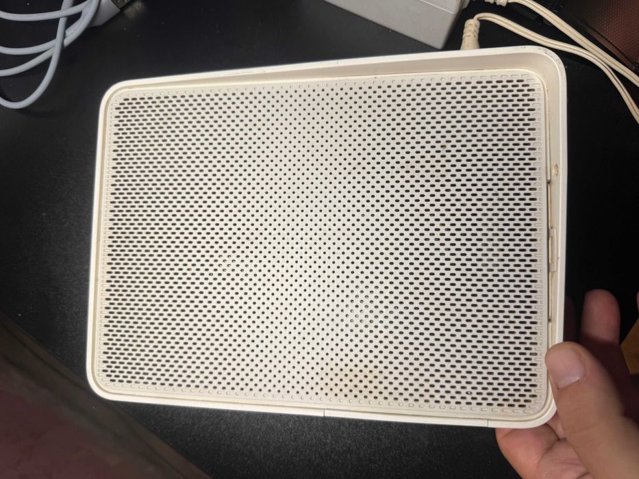 Modem router Wi-Fi Compal CH7465LG-LC, cu alimentator