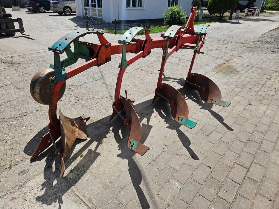 De vanzare plug Kverneland 4 trupite