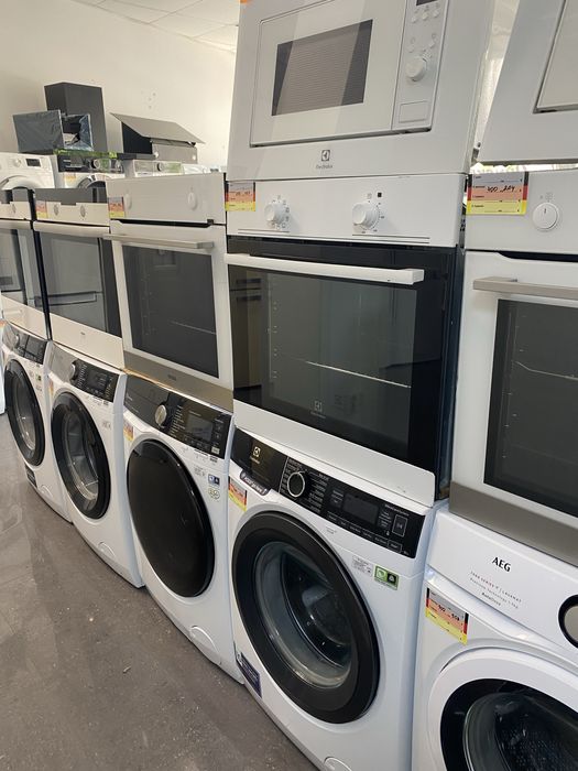 Бяла фурна за вграждане Electrolux 72 л.