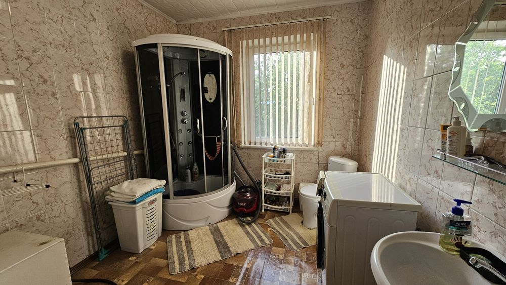 Продаётся полдома мкр.Кемел