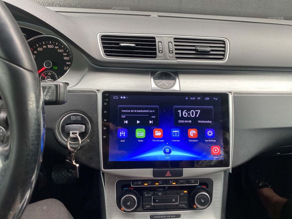 VOLKSWAGEN Passat 2011