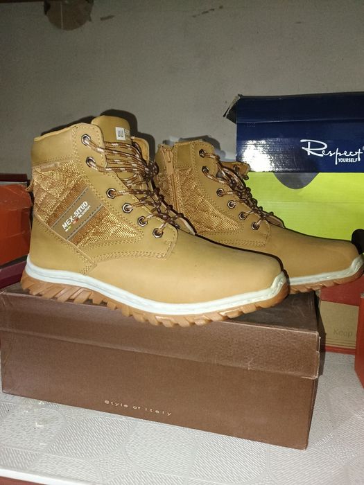 Ботинки женские зима 40 размер.