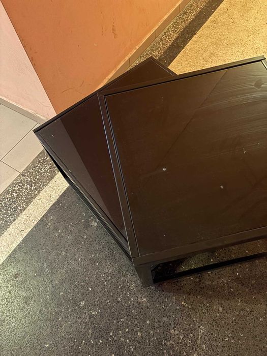 Офис маса и декоративна масичка