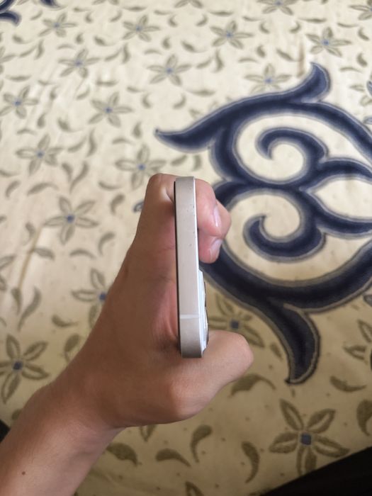Iphone 13  Белый