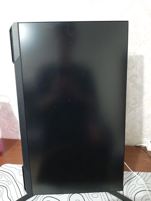 Монитор самсунг в хорошем состоянии