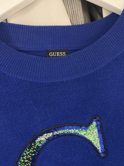 Оригинален пуловер на Guess