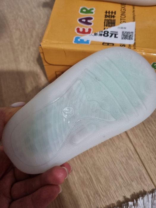 Кроссовки утеплённые