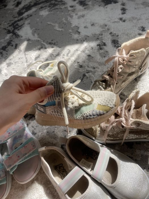 Детская обувь все за одну цену