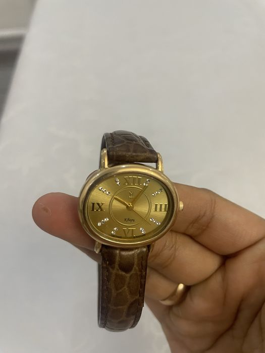 Часы женские  золотые
