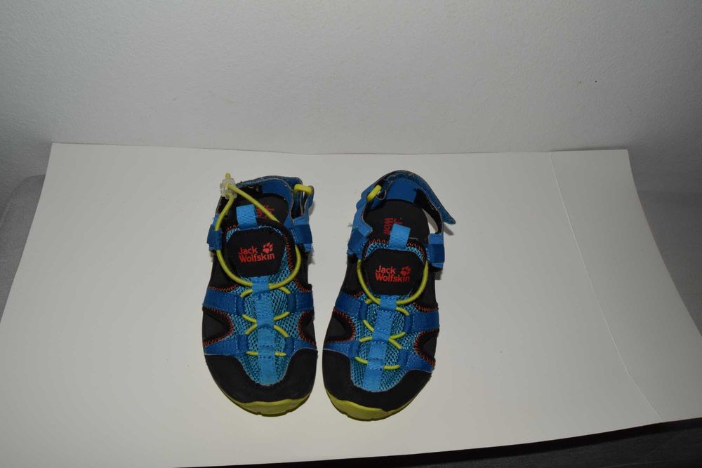 Обувки за момче Jack Wolfskin и Geox