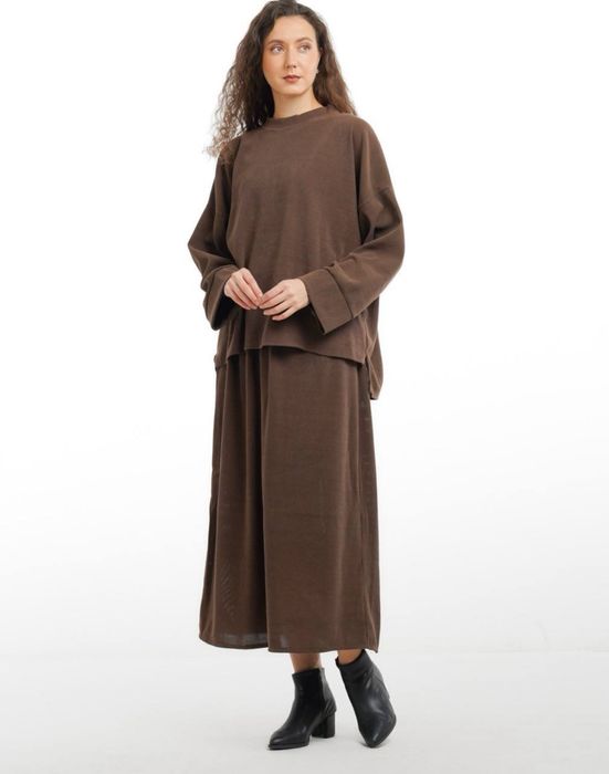 Продам костюм смотрите обьявления и фото есть такой же серрго цвета