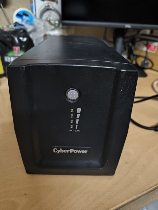 UPS CyberPower UT2200E 1320W Schuko