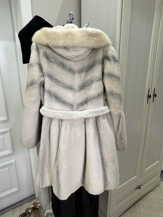 Продаю шубу размер М Бобер и Норка