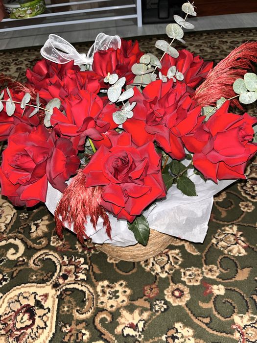 Цветы красные вчера ночю получила