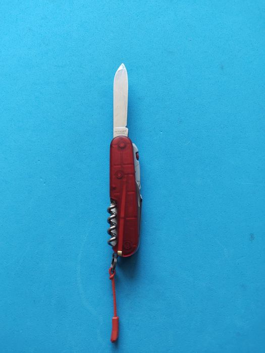 Рядък модел джобно ножче viktorinox