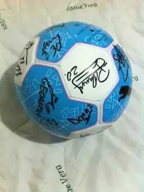 Unirea Slobozia Minge cu autografe -- Banii merg la un baiat bolnav.