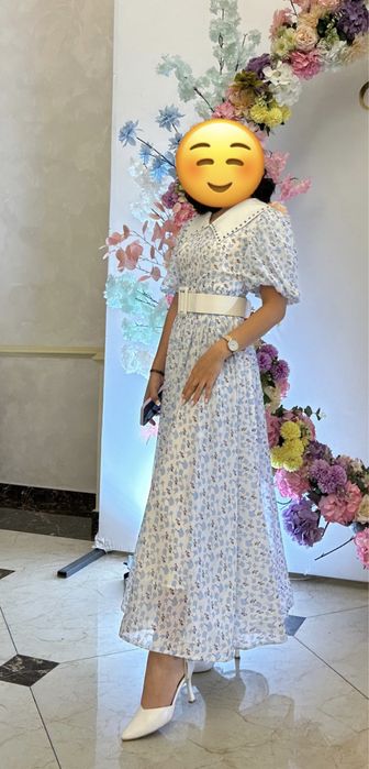 Платье бело-голубое