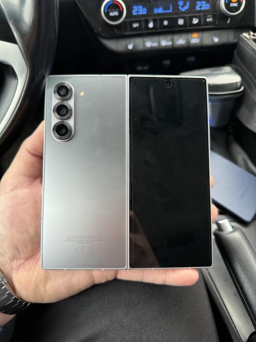 Samsung Galaxy Z Fold 6