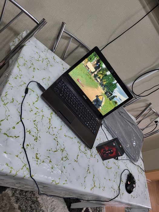 Ноутбук офисный Asus