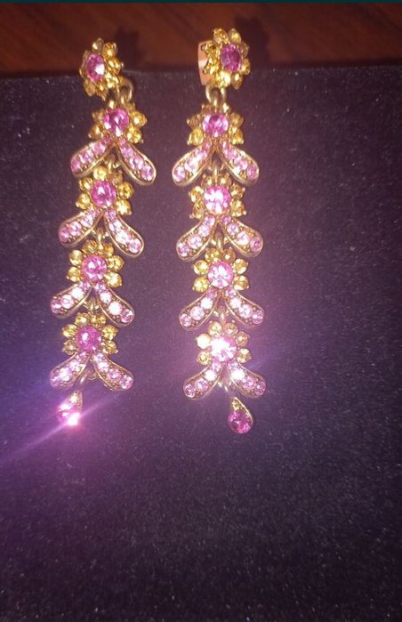 Продам серьги две пары