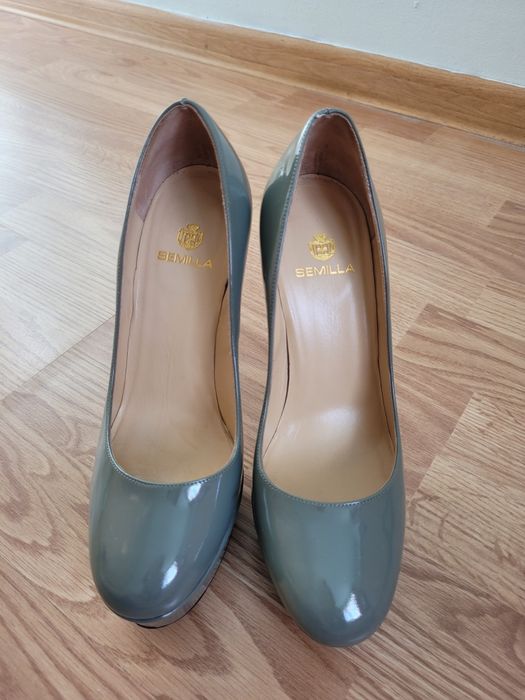 Pantofi stiletto cu platforma