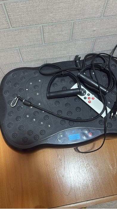 Продам виброплатформа новая . Есть пульт и тд