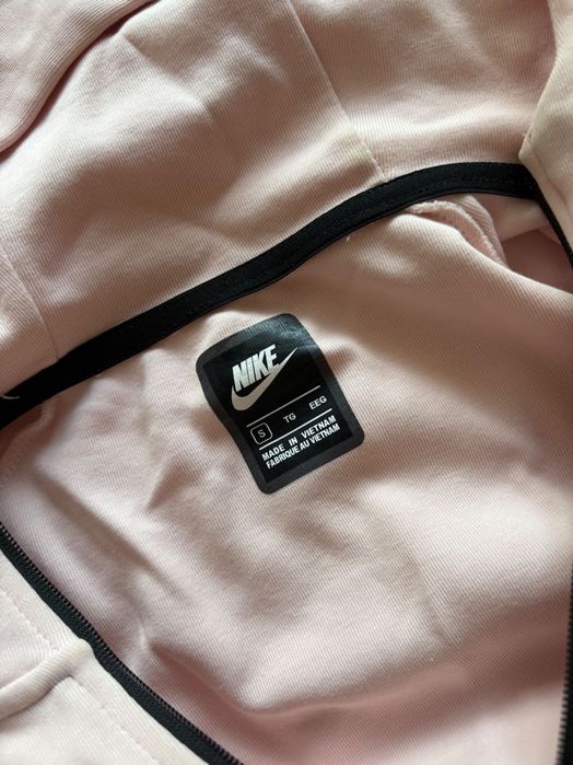 Nike tech комплект, S размер, обличан няколко пъти