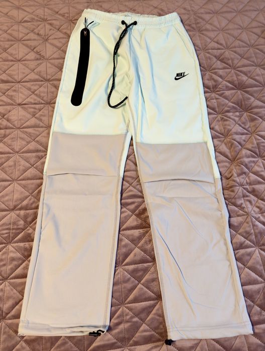 Trening Nike tech fleece woven (fâș usor )2026 S,M,M,L,XL marimi