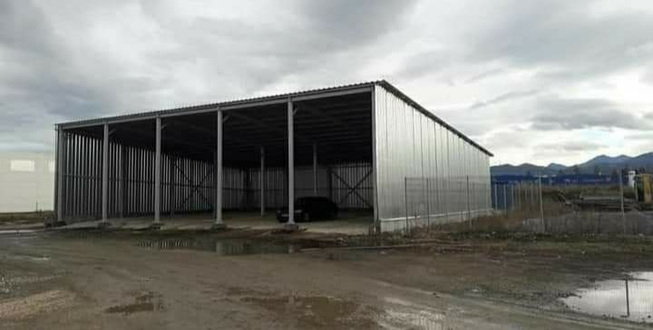 Vând  hală metalică 8x15x3