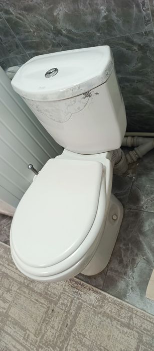 Продам унитаз в хорошем состояние