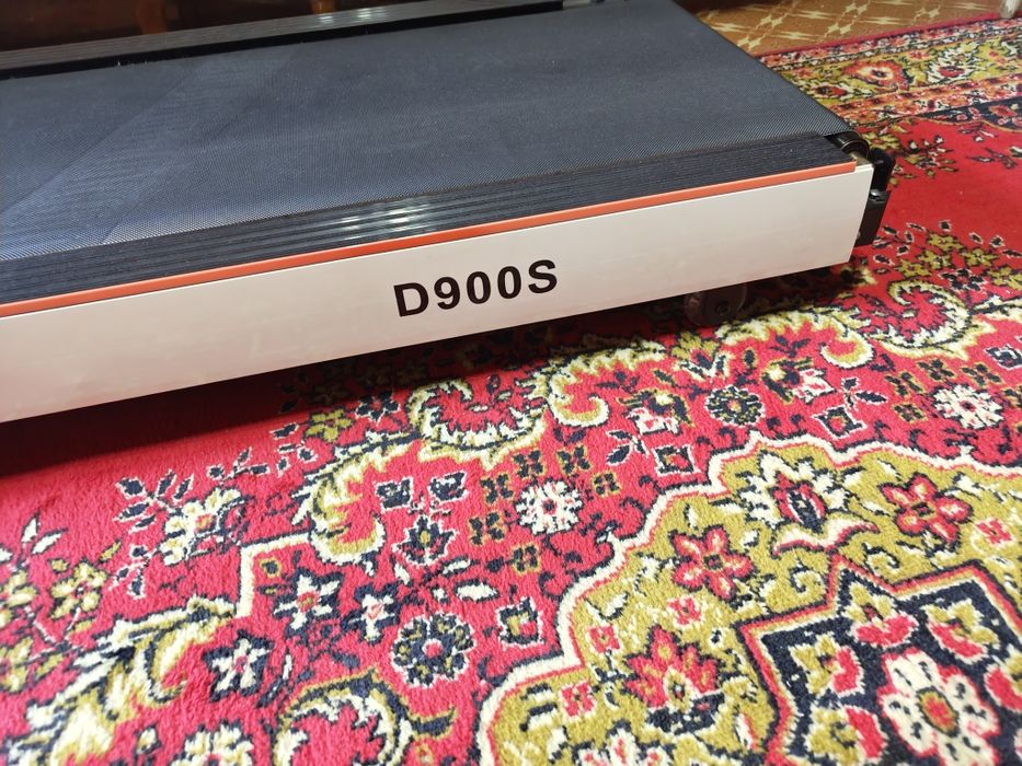 Продам беговую дорожку Genau d900s