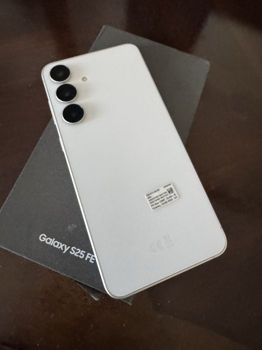 Samsung Galaxy S25 FE SM-731B/DS - 256GB - Culoare Albă