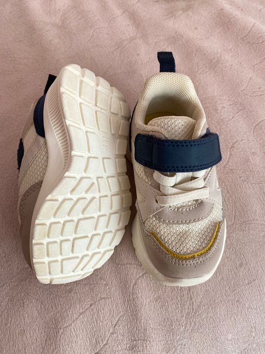 Бебешки обувки за прохождане и маратонки