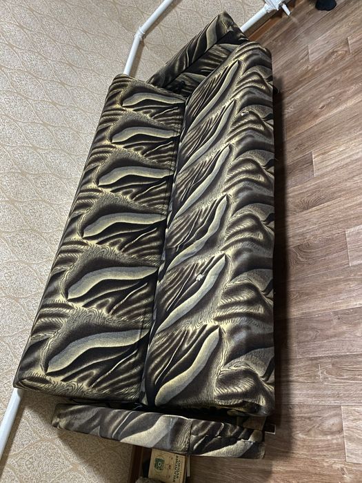 Отдам диван, самовывоз