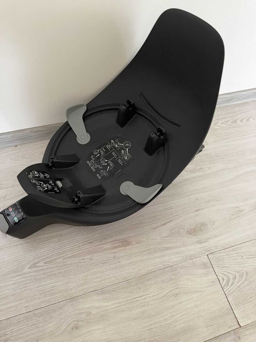 Scoica Cybex Cloud T Platinum + baza isofix 360 Sector 6
