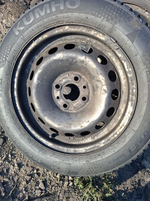 Vand roata rezerva fiat punto are anvelopa 165  70 14 buna kumho m+s